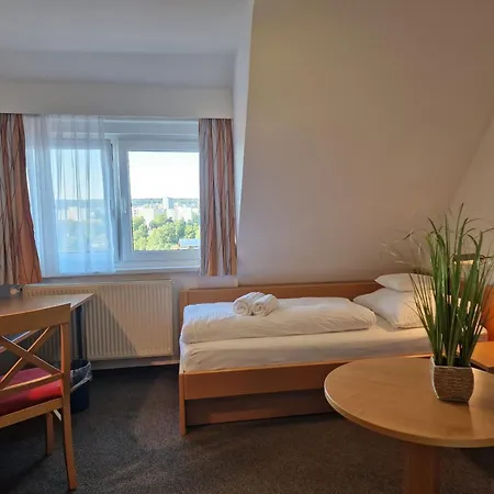 Bb City Bed and Breakfast Μπέμπλινγκεν